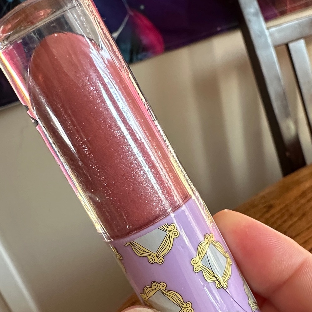 Revolution Monica Lip Gloss with Lavender Cap - Picture 2 of 6